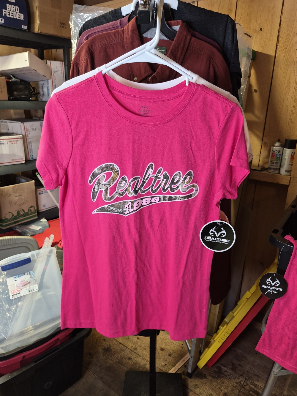Realtree Hot Pink Short Sleeve Logo Tee Bin 55